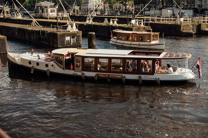 Amsterdam: Luxury Saloon Boat Cruise with Cocktails & Waffle - What the open boat feels like