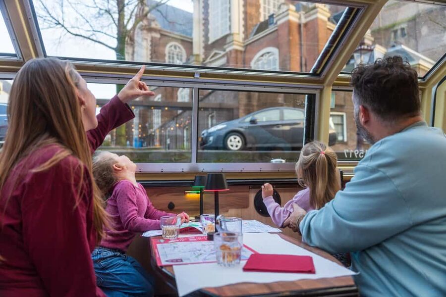 Amsterdam: Original Pizza Dinner Cruise + Unlimited Drinks - What you see along the route