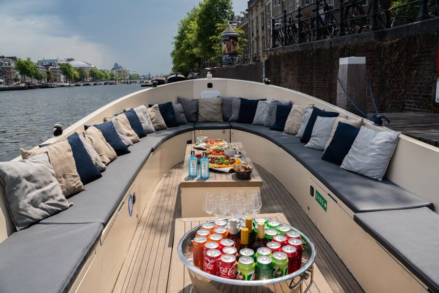 Amsterdam: Private Canal Booze Cruise with Unlimited Drinks - Key points to know before booking