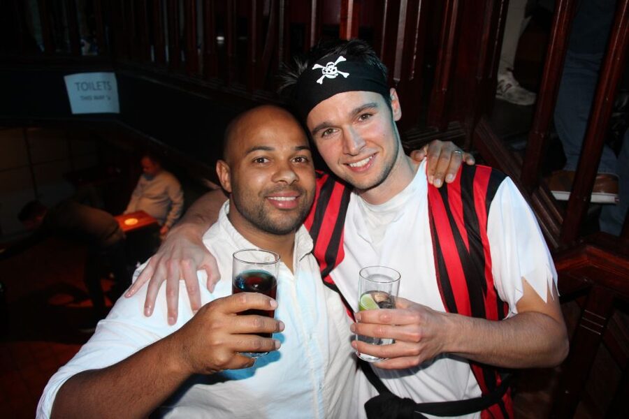 Amsterdam: Red-Light District Pub Crawl and Booze Boat Tour - Why this Amsterdam combination works