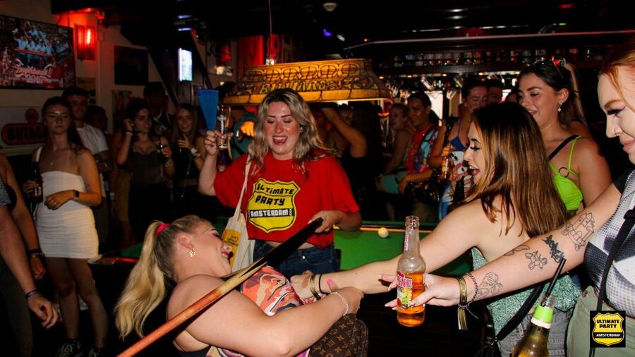 Amsterdam: Red Light District Pub Crawl with Unlimited Shots - Four pubs, four different chances to meet people