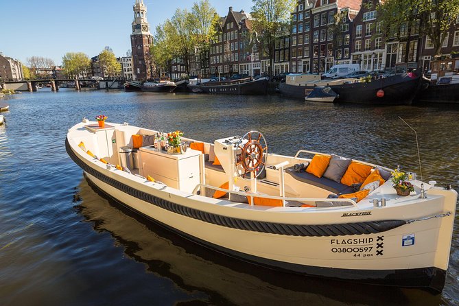 Amsterdam: Saloon Boat Cruise + Unlimited Drinks & Bite option - The seventeenth-century canal ring