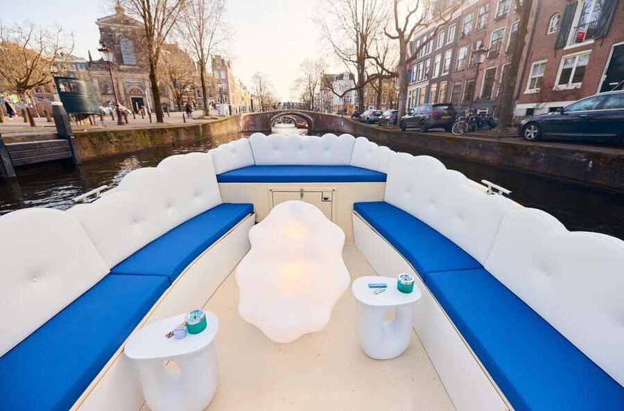 Amsterdam: Smoke & Cruise on covered Cannabis Boat With Bar - What the first 20 minutes show you