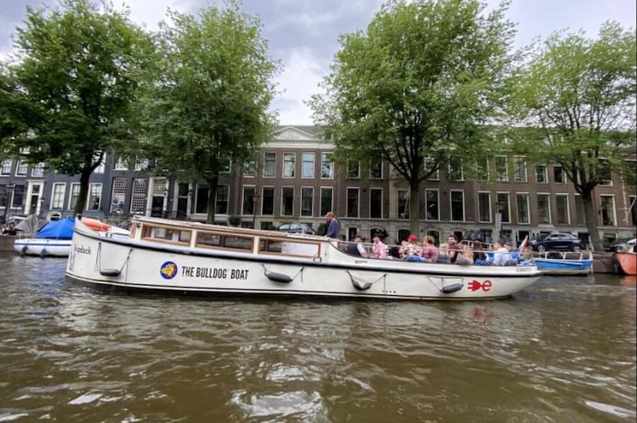 Amsterdam: The Bulldog Boat Smoke and Booze Cruise - Leaving the dock and settling into the ride