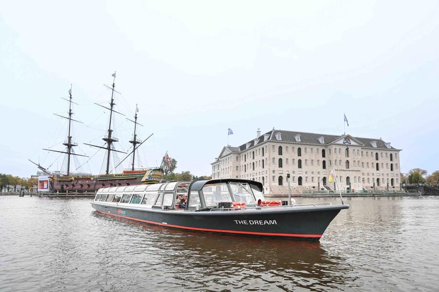 Amsterdam: Traditional Canal Cruise with Bar on Board - Key points to know before you book