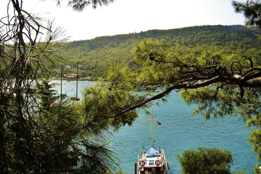 Antalya/Kemer: Pirate Party Boat Trip w/Lunch incl. Transfer - Beycik Bükü and the middle swimming stop