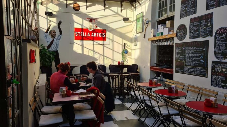 Antwerp: Pub Crawl in the Historical City - Timing, language, and practical comfort