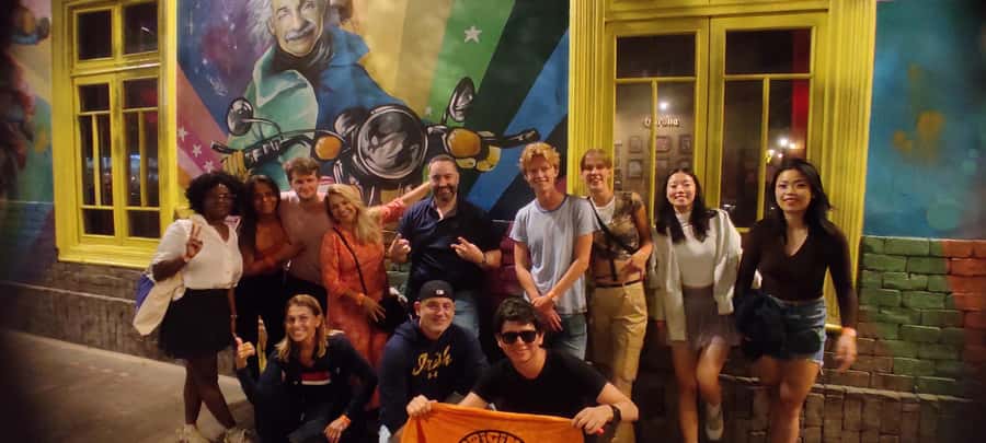 Arequipa: Pub Crawl with Skip-The-Line Access and Drinks - Three bars and three welcome drinks