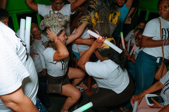 Aruba Nightlife Party Bus with Unlimited Drinks & DJ on Road Jam - Why the Aruba Ariba needs respect