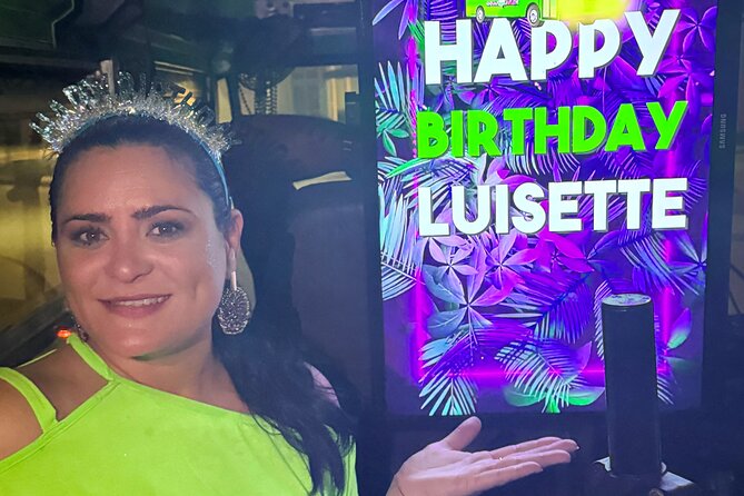 Aruba Nightlife Party Bus with Unlimited Drinks & DJ on Road Jam - Stop one: karaoke in Noord