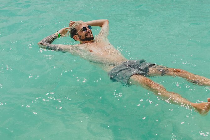 Bacalar Lagoon Sightseeing Boat Tour with Open Bar and Snacks - Cocalitos and the stromatolites