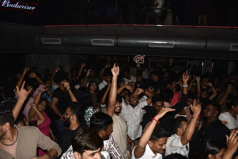 Bangalore:The Original bengaluru pub crawl - Meeting Chandan at By Chance Gastro Lit Pub
