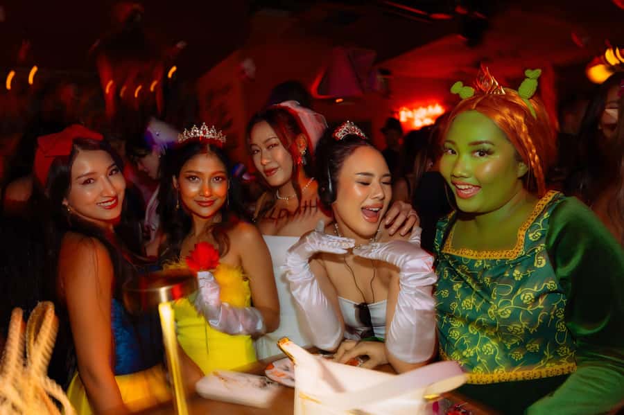 Bangkok: Bar and Club Crawl - What the $45 Bangkok club crawl actually includes