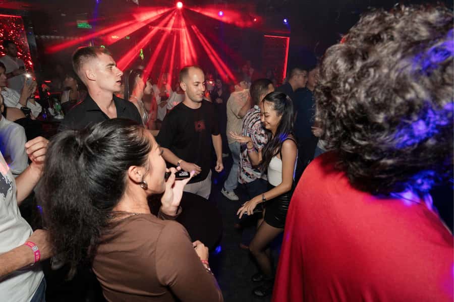 Bangkok: Bar and Club Crawl - Private transportation makes four venues realistic