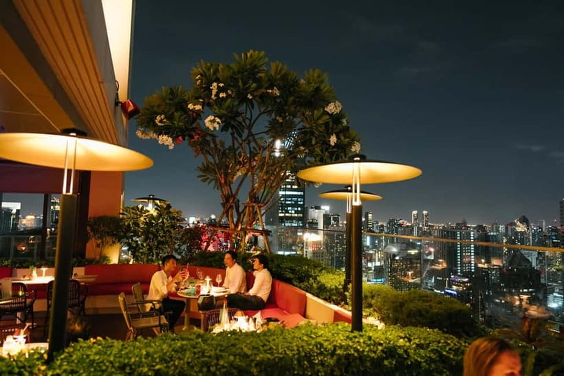 Bangkok: Bar.Yard Rooftop Bar Kimpton Maa-Lai F&B Packages - How the service and view shape the visit