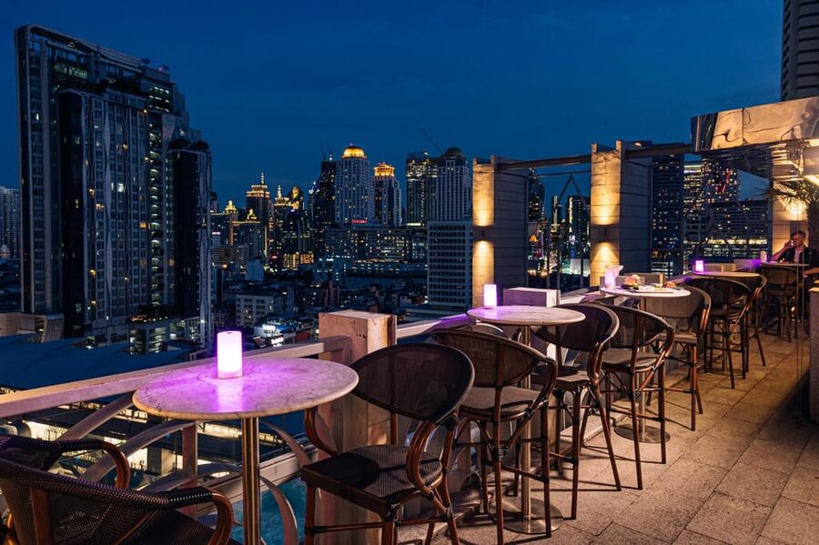 Bangkok: Barracuda Rooftop Bar Akara Hotel - Tips for getting the better version of the evening
