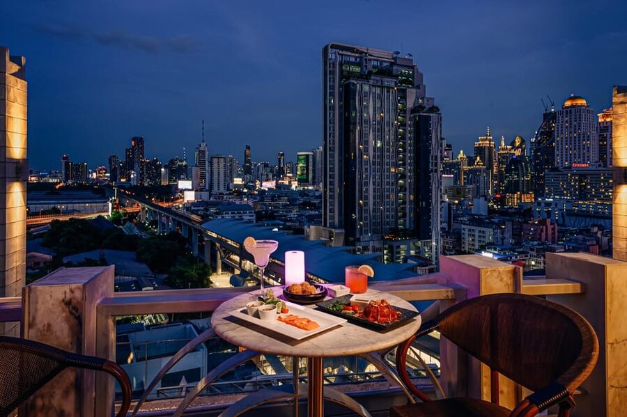 Bangkok: Barracuda Rooftop Bar Akara Hotel - Should you book Barracuda Rooftop Bar?