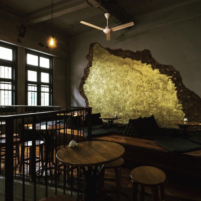 Bangkok: Guided Bar Hopping Night Tour with Private Option - A low-impact night out, with practical limits