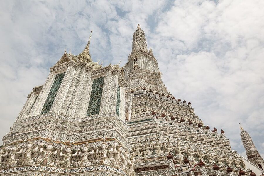 Bangkok: Historical Temples Tour & Hidden Bar at Sunset - Why evening is the right time for old Bangkok