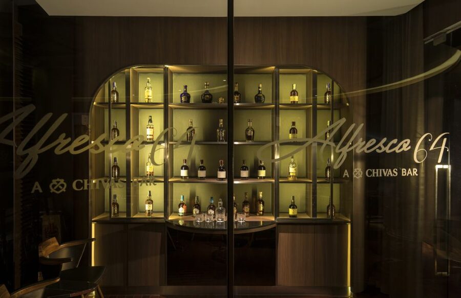 Bangkok: Lebua Rooftop Bar Reservation & Round-Trip Transfer - Dress code rules can make or break the night