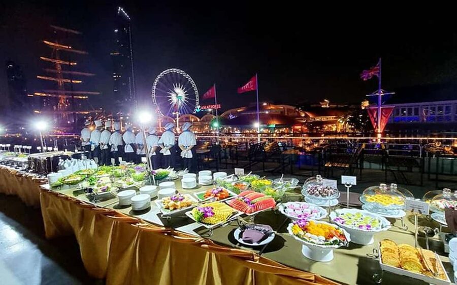 Bangkok: Luxury White Sunset or Dinner Cruise with Beer - Open-air views and assigned seating