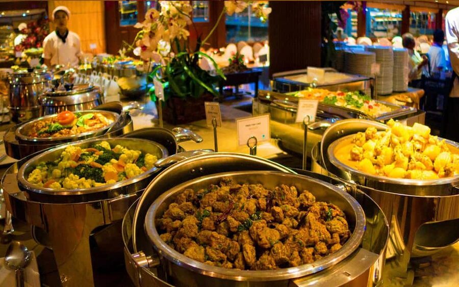 Bangkok: Luxury White Sunset or Dinner Cruise with Beer - Is $31 a fair price?