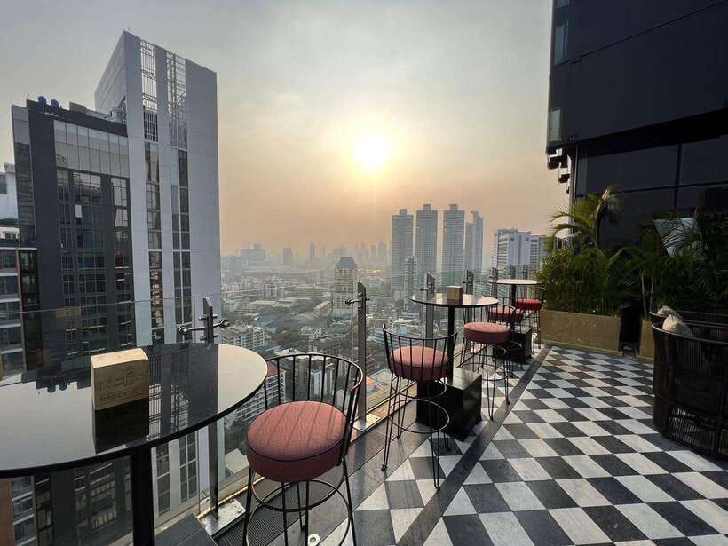 Bangkok: Mojjo Rooftop Lounge & Bar Food & Beverage Package - Key points at a glance