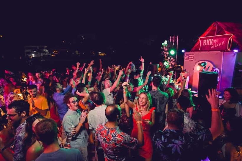 Bangkok's Best Party Boat - Cruising the Chao Phraya River from 8:30 to 11 PM
