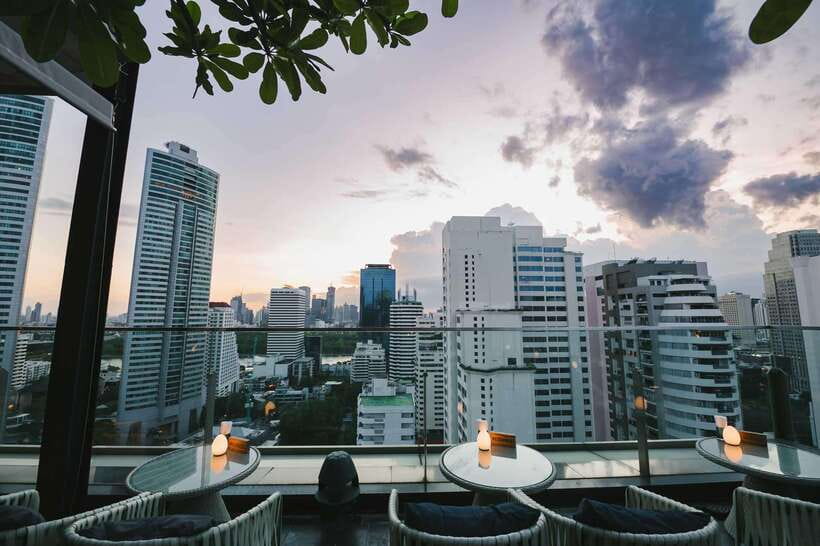 Bangkok: Sky on 20 Rooftop Bar With Free Flow Drinks - Service speed and the limits of the evening