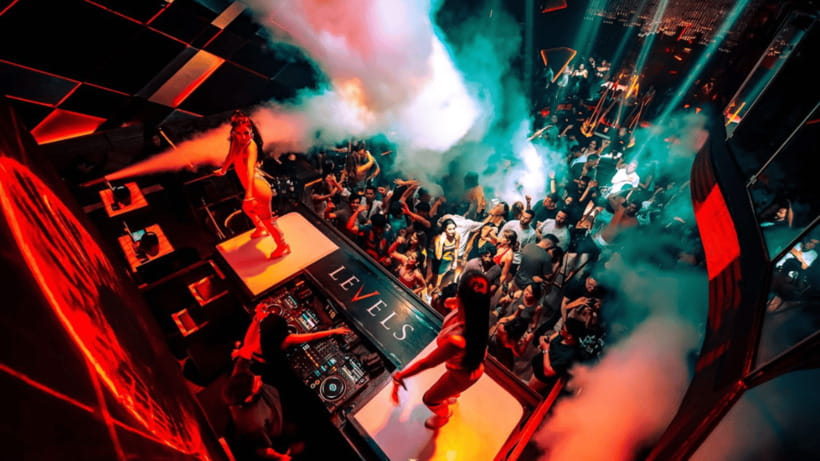 Bangkok: The Speakeasy, Rooftop & Iconic Venues Pub Crawl - The fridge-door speakeasy adds the night’s oddest stop