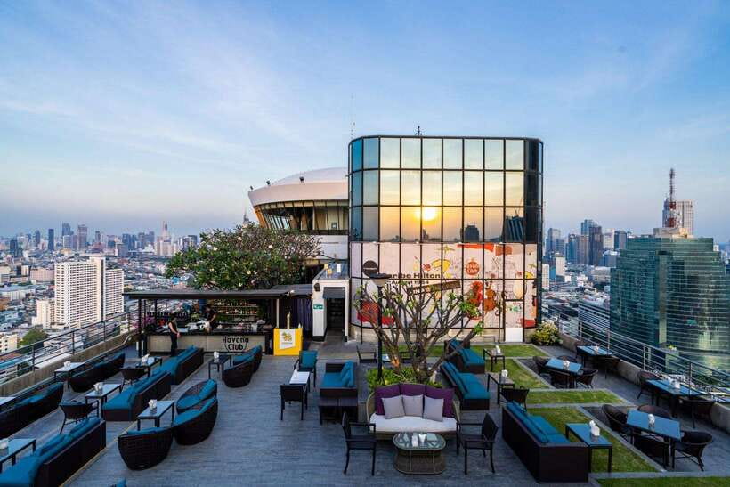 Bangkok: ThreeSixty Rooftop Bar at Millennium Hilton - The 32nd-floor view over the Chao Phraya