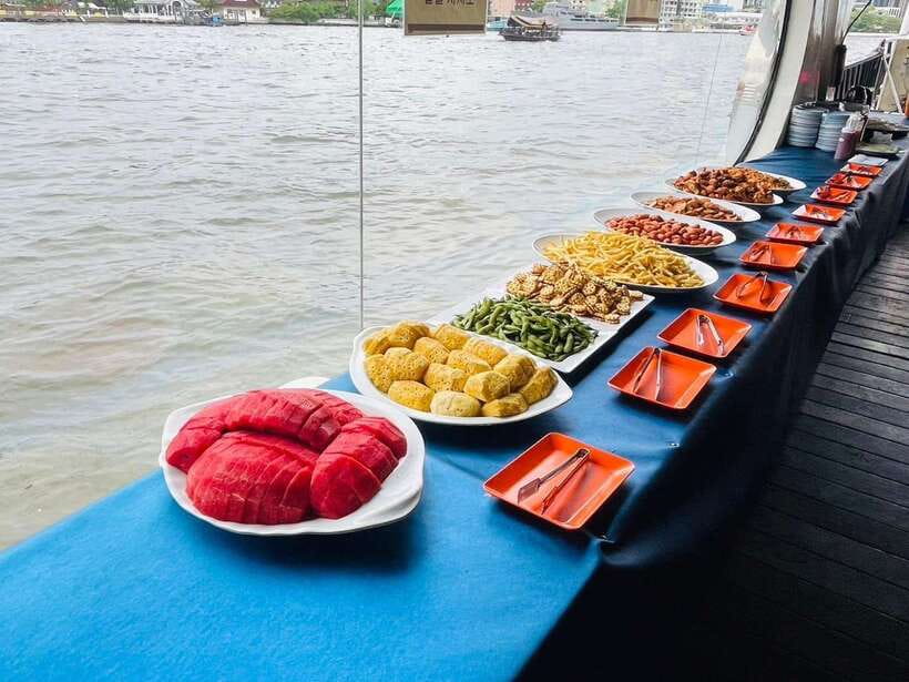 Bangkok: Yodsiam Sightseeing Cruise Snacks & Unlimited Beer - How much sightseeing fits into one hour?