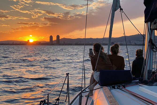 Barcelona 2-hour Private Boat Tour with Cava and snacks - Port Vell and Barcelona’s harbor views