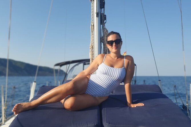Barcelona 2-hour Private Boat Tour with Cava and snacks - Is $471.84 good value for your group?