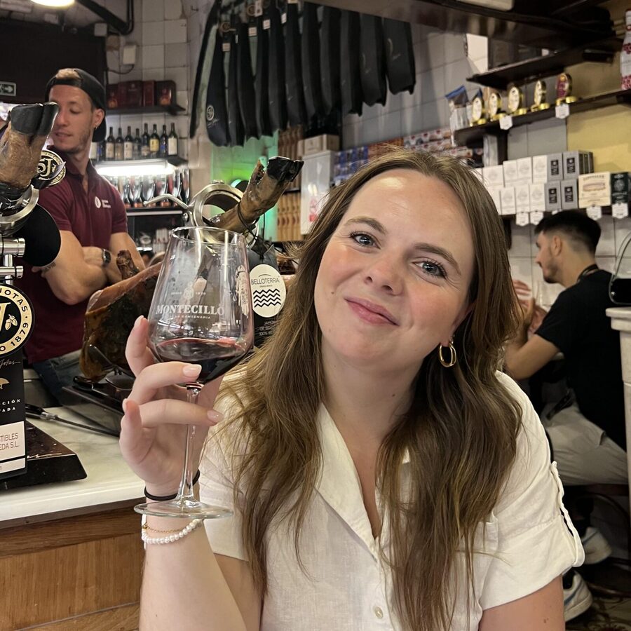 Barcelona: El Born and Gothic Quarter Wine & Tapas Bar Tour - Starting in the Gothic Quarter or El Born