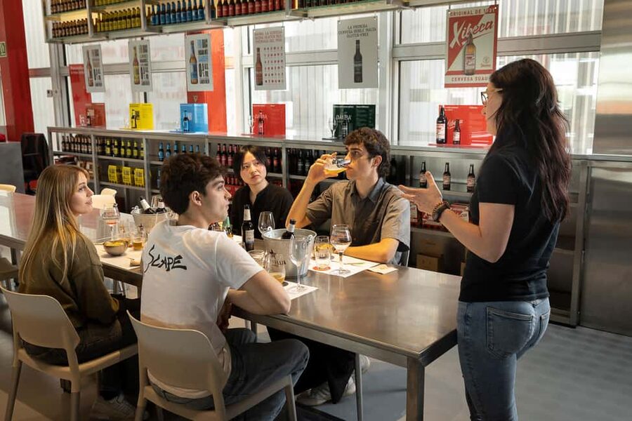 Barcelona: Estrella Damm Brewery Guided Tour with Tasting - Five beers and small snacks at the finish