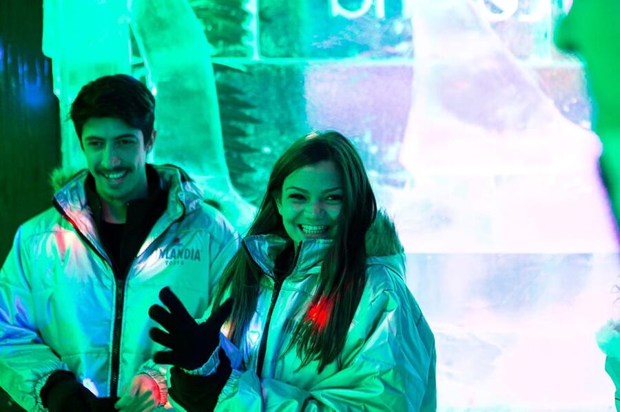 Barcelona: Ice Bar and Terrace Drinks Romantic Package - How the staff shape the experience