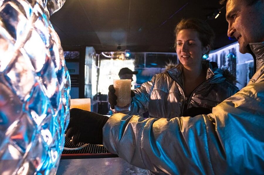 Barcelona: Ice Bar and Terrace Drinks Romantic Package - Finding Icebarcelona by the beach