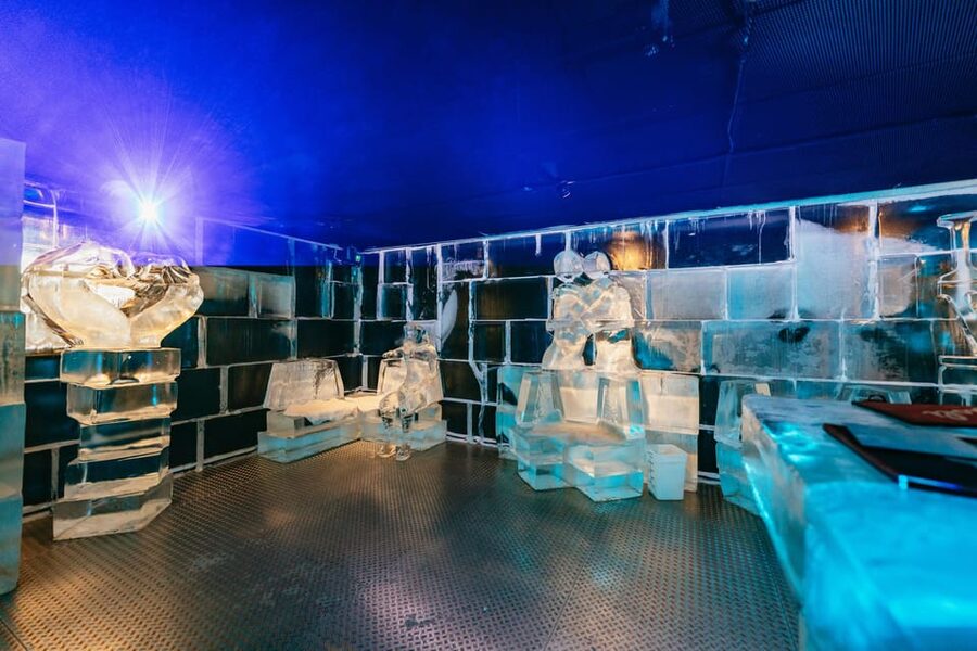 Barcelona: Icebar experience, located at the beach !! - Service and the human touch