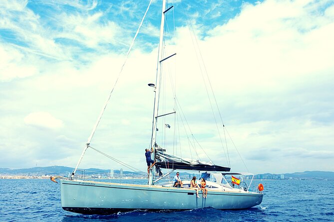Barcelona Luxury Yacht Cruise – Day or Sunset, Open Bar & Snacks - Captain Laurence and the mood on board