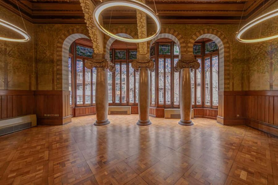 Barcelona: Palau Baró de Quadras Tickets and Guided Tour - Entering a Gothic-Style City Mansion