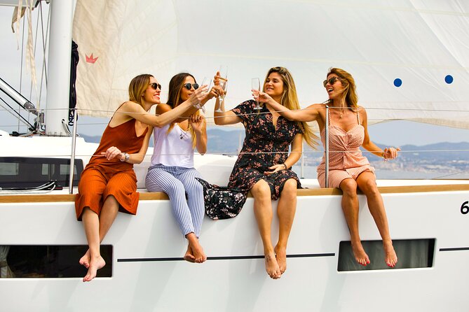 Barcelona Private Sailing with Open Bar & Snacks (max 9) - Choosing between two, three, and four hours