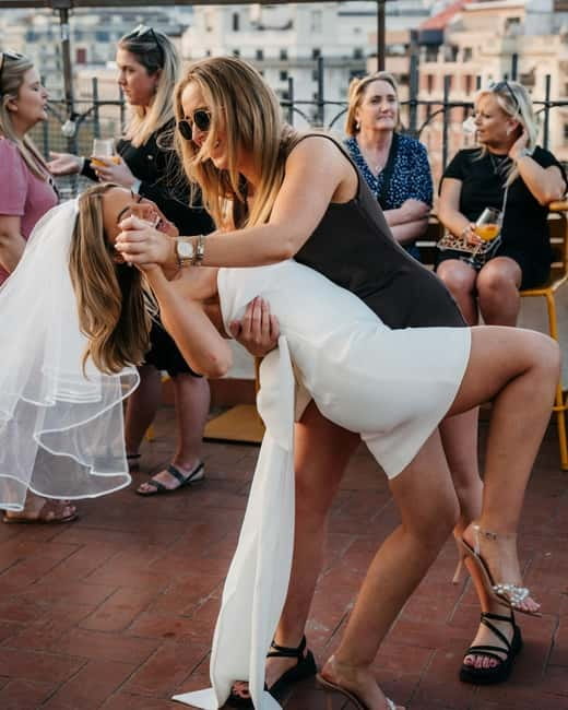 Barcelona: Rooftop Salsa Class with Bottomless Sangria - What This Barcelona Evening Is Really Like