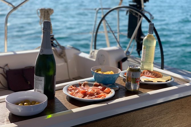 Barcelona Sailing: Light Snacks & Open Bar with Private Option - Crew service and the feel on board