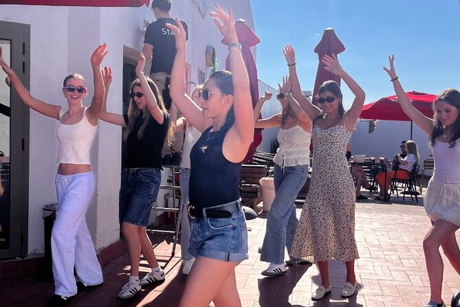 Barcelona Sangria & Salsa Dance Class with Bottomless Drinks - Starting on Passeig de Gràcia