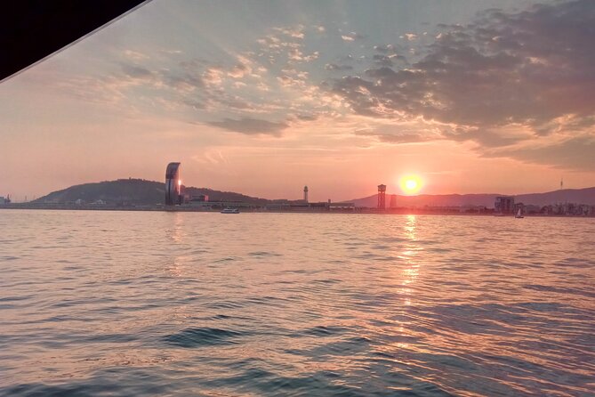 Barcelona Sensational Sunset Tour with Open Bar and Snacks - The small-group tradeoff