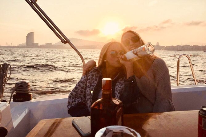 Barcelona Sunset Private Sailing with Live Saxophone and Open bar - The live saxophone and family appeal