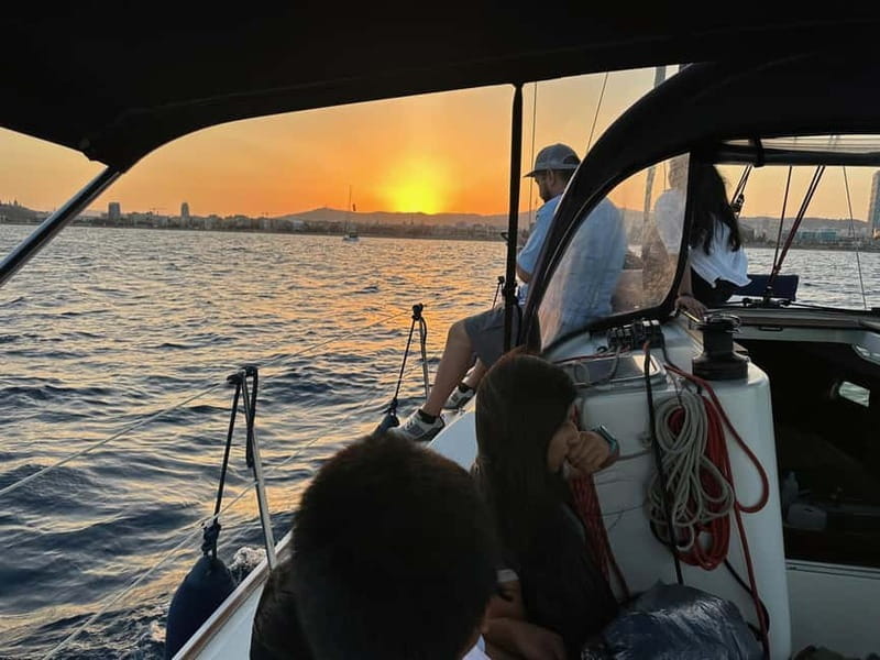 Barcelona: Sunset Sailboat Cruise with Open Bar and Snacks - A few practical tips for a better evening