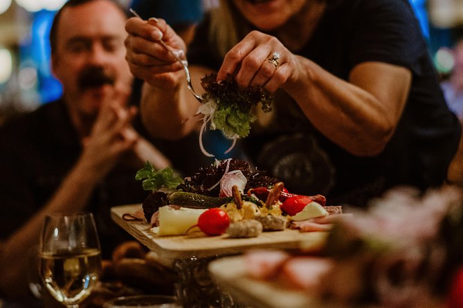 Bavarian Beer and Food Evening Tour in Munich - Bavarian dinner at Alte Hackerhaus