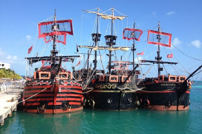 Be amazed with PIRATE SHOW in Cancun, includes Dinner & Open Bar - The night battle is the main theatrical payoff